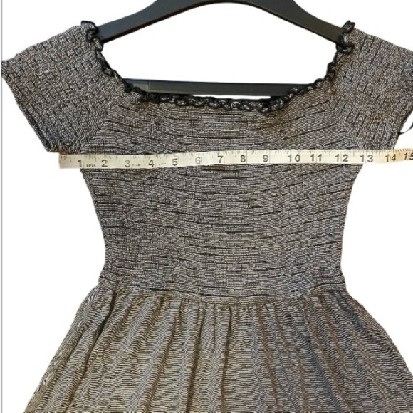 Hollister Black and White Textured mini Stretchy Dress size medium - Picture 7 of 7